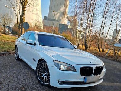 Gebraucht BMW 730 243 PS (178 kW) 2009 Weiß Limousine