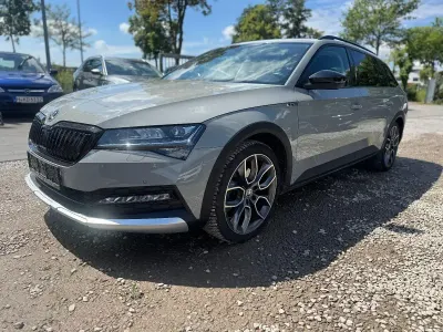 Gebraucht Skoda Superb Scout 4x4 200 PS (147 kW) 2022 Grau Kombi