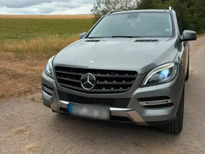 Gebraucht Mercedes ML350 258 PS (189 kW) 2012 Grau SUV