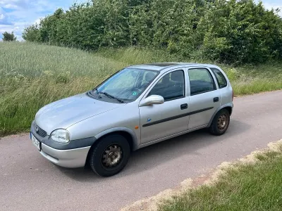 Gebraucht Opel Corsa 54 PS (39 kW) 1999 Silber Kleinwagen