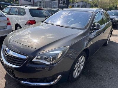 Usado Opel Insignia Business Innovation 163 HP (119 kW) 2015 Cinzento Carrinha