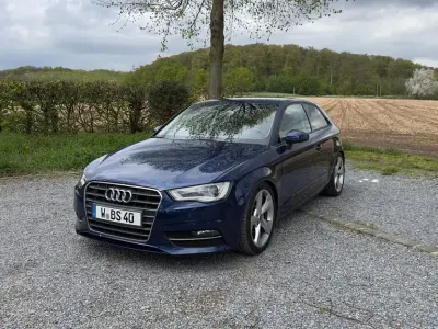 Gebraucht Audi A3 Ambiente 122 PS (89 kW) 2014 Blau Limousine