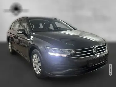 Gebraucht VW Passat Business 122 PS (89 kW) 2023 Grau metallic Kombi
