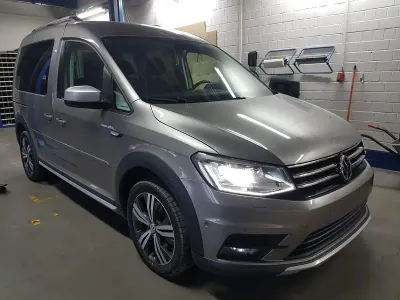 Gebraucht VW Caddy 102 PS (75 kW) 2020 Grau Van / Kleinbus