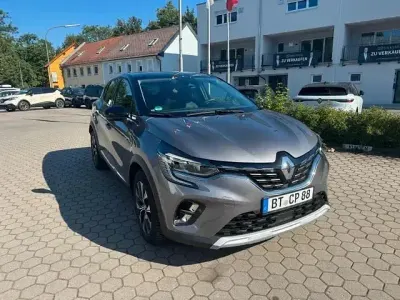 Gebraucht Renault Captur Techno 140 PS (102 kW) 2024 Grau SUV