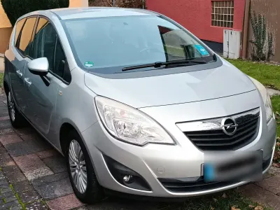 Gebraucht Opel Meriva Active 120 PS (88 kW) 2013 Silber Van / Kleinbus