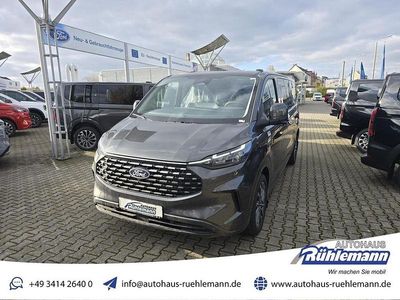 Neu Ford Tourneo Titanium X 170 PS (125 kW) 2026 Magneticgrau (metallic) Van / Kleinbus