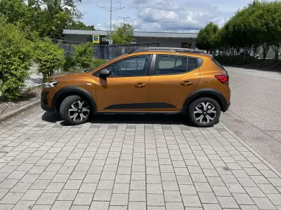 Używany Dacia Sandero Deal 101 KM (74 kW) 2023 Sedan/Limuzyna