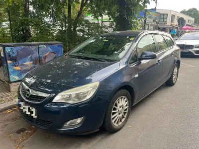 Gebraucht Opel Astra Eco 95 PS (69 kW) 2011 Blau Kombi