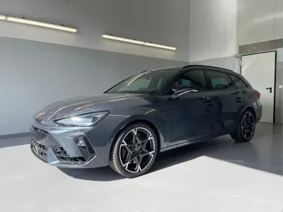 Neu Cupra Leon VZ3 333 PS (244 kW) 2026 [s7s7] magnetic grau metallic Limousine