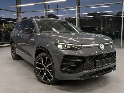Usata VW Tayron R-line 193 CV (141 kW) 2025 Grigio SUV