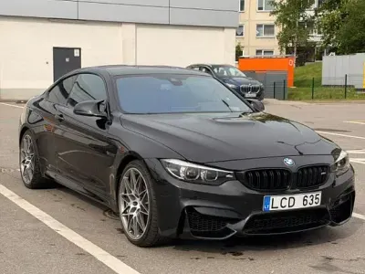 Używany BMW M4 Sport Line 530 KM (389 kW) 2019 Czarny Coupe