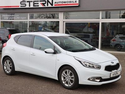 Gebraucht Kia Ceed FIFA World Cup Edition 135 PS (99 kW) 2015 Casa white Kleinwagen