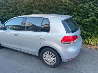 Gebraucht VW Golf VI Trendline 80 PS (58 kW) 2009 Silber Limousine