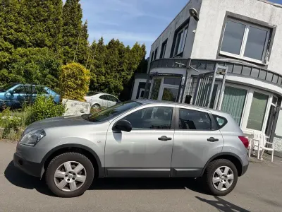 Gebraucht Nissan Qashqai Visia 114 PS (83 kW) 2009 Silber SUV