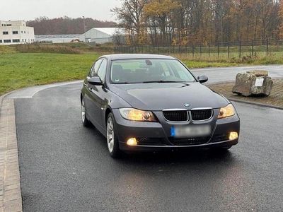 Second-hand BMW 318 143 CP (105 kW) 2008 Gri Berlinǎ
