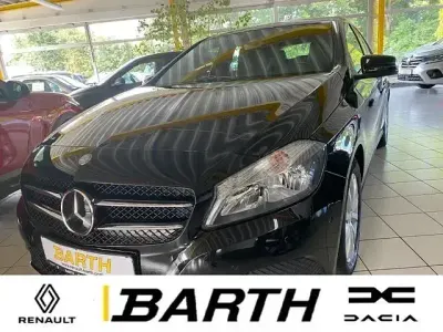 Gebraucht Mercedes A180 122 PS (89 kW) 2015 Schwarz Limousine