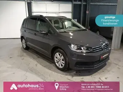 Gebraucht VW Touran Comfortline 150 PS (110 kW) 2023 Grau Van / Kleinbus