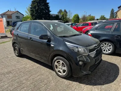 Second-hand Kia Picanto Edition 7 67 CP (49 kW) 2017 Negru Hatchback