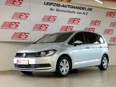 Gebraucht VW Touran Trendline 110 PS (80 kW) 2016 Silber Van / Kleinbus