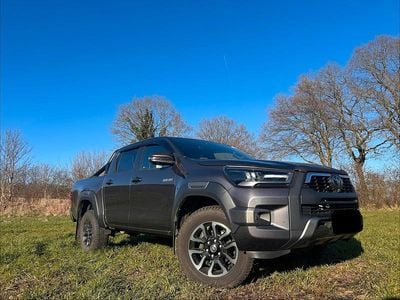 Usata Toyota HiLux 190 CV (139 kW) 2023 Grigio Pick-up