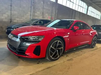 Gebraucht Audi e-tron GT quattro Sport 350 kW (476 PS) 2023 Rot Limousine