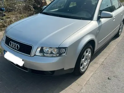 Gebraucht Audi A4 131 PS (96 kW) 2001 Silber Limousine