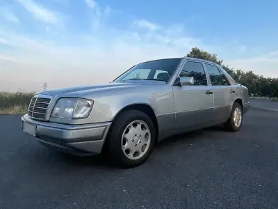 Gebraucht Mercedes E320 220 PS (161 kW) 1994 Silber Limousine
