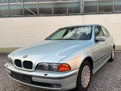 BMW 528