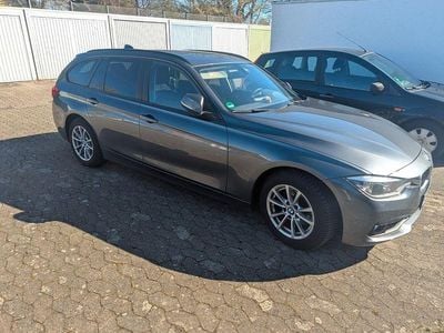 Gebraucht BMW 318 Luxury Line 150 PS (110 kW) 2019 Grau Kombi