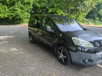 Gebraucht Peugeot Partner 90 PS (66 kW) 2010 Schwarz