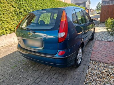 Nissan Almera Tino