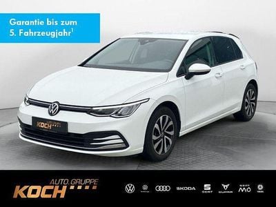 Gebraucht VW Golf VIII Active 131 PS (96 kW) 2022 Weiß Limousine