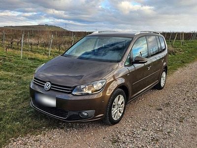 Gebraucht VW Touran 105 PS (77 kW) 2014 Braun Van / Kleinbus