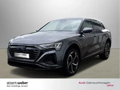 Gebraucht Audi Q8 e-tron S-Line 250 kW (340 PS) 2023 Daytonagrau perleffekt SUV