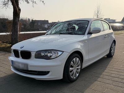 Gebraucht BMW 116 122 PS (89 kW) 2013 Weiß Kleinwagen