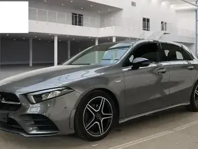 Usata Mercedes A180 Night 136 CV (100 kW) 2021 Grigio Berlina