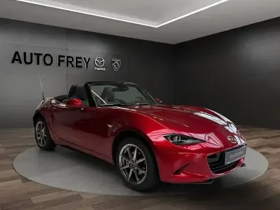 Nowe Mazda MX5 Exclusive-Line 132 KM (97 kW) 2025 Czerwony Kabriolet