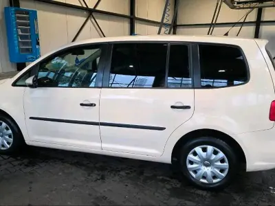 Gebraucht VW Touran 140 PS (102 kW) 2016 Beige Van / Kleinbus