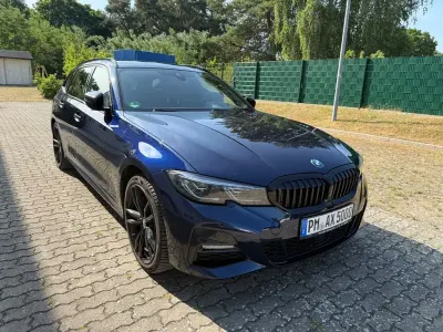Gebraucht BMW 330e Sport Line 292 PS (214 kW) 2022 Blau Kombi