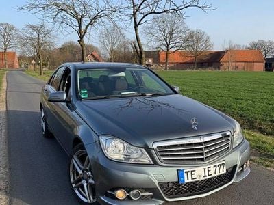Gebraucht Mercedes C220 Elegance 170 PS (125 kW) 2011 Grau Limousine