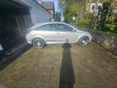 Używany Opel Astra 90 KM (66 kW) 2007 Srebrny Coupe