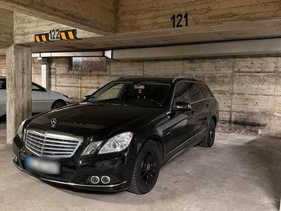 Second-hand Mercedes E200 136 CP (100 kW) 2011 Negru Break