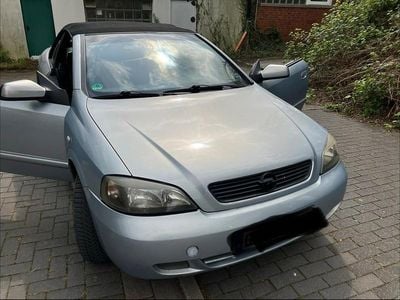 Begagnad Opel Astra Cabriolet 101 HK (74 kW) 2001 Silver Cab