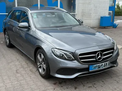 Usado Mercedes E200 Avantgarde 150 CV (110 kW) 2019 Gris Familiar