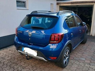 Gebraucht Dacia Sandero Celebration 101 PS (74 kW) 2020 Blau Limousine