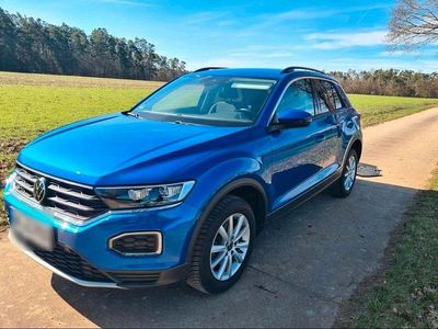 Second-hand VW T-Roc 110 CP (80 kW) 2021 Albastru SUV