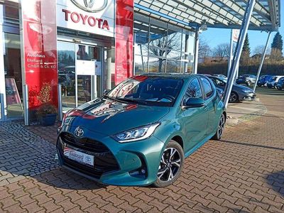 Neu Toyota Yaris Hybrid 116 PS (85 kW) 2025 Grün Limousine