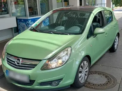 Gebraucht Opel Corsa 87 PS (63 kW) 2010 Grün Kleinwagen
