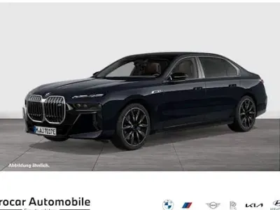 Gebraucht BMW M760e Comfort Edition 571 PS (419 kW) 2025 Schwarz Limousine